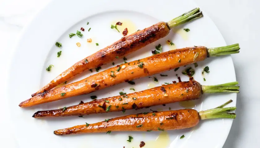 Zanahorias glaseadas con hierbas y especias, perfectas para tus recetas con zanahoria.