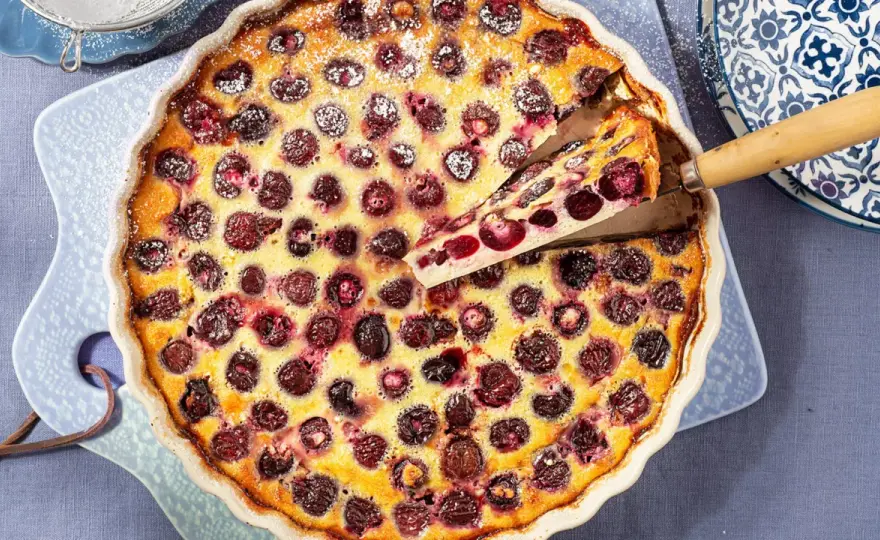 Clafoutis de cerezas perfecto - Receta infalible y ligera