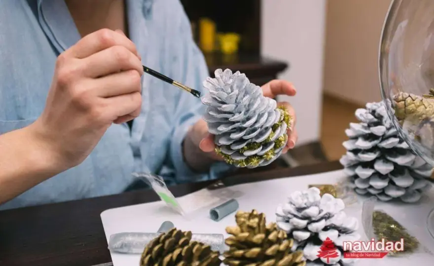 Pintar piñas para Navidad - Guía para una decoración top