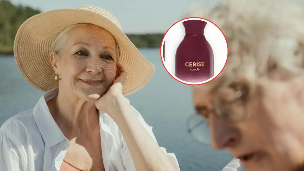 Mujer mayor sonriente con sombrero de paja y un frasco de perfume "CERISE".